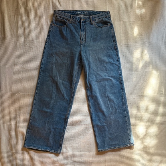 Old Navy Extra High Rise Wide Leg Jeans - Picture 2 of 6